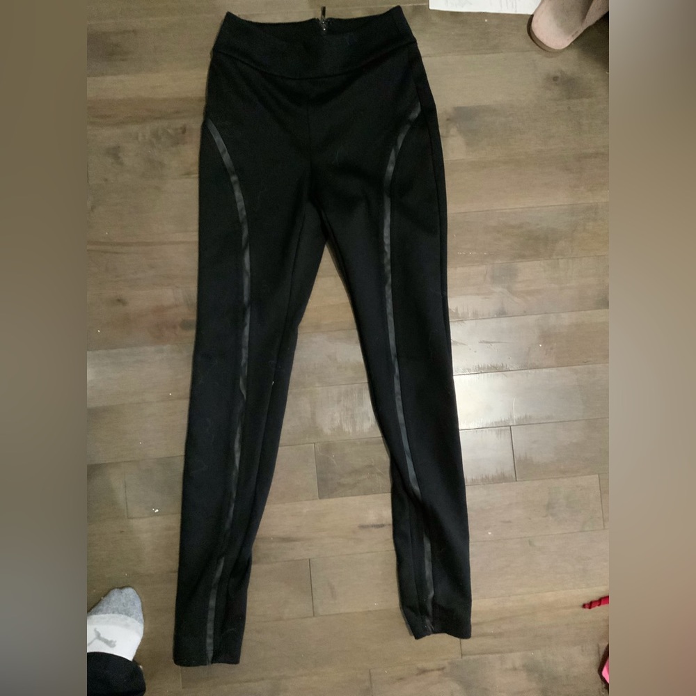 guess pant with leather detail